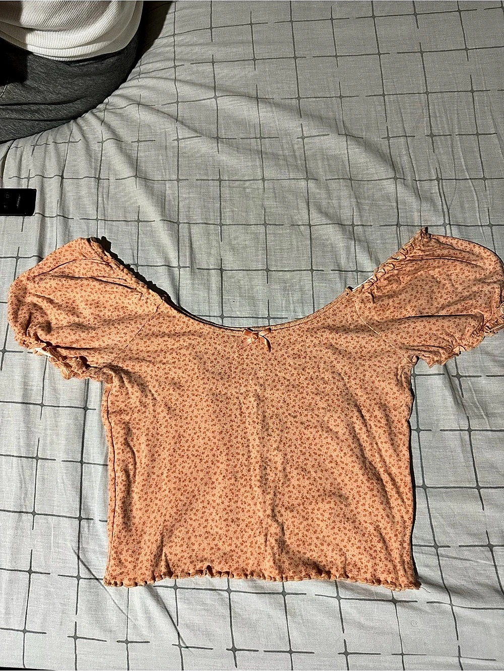 American Eagle Peach Floral Crop Top with Satin Bow Size Medium